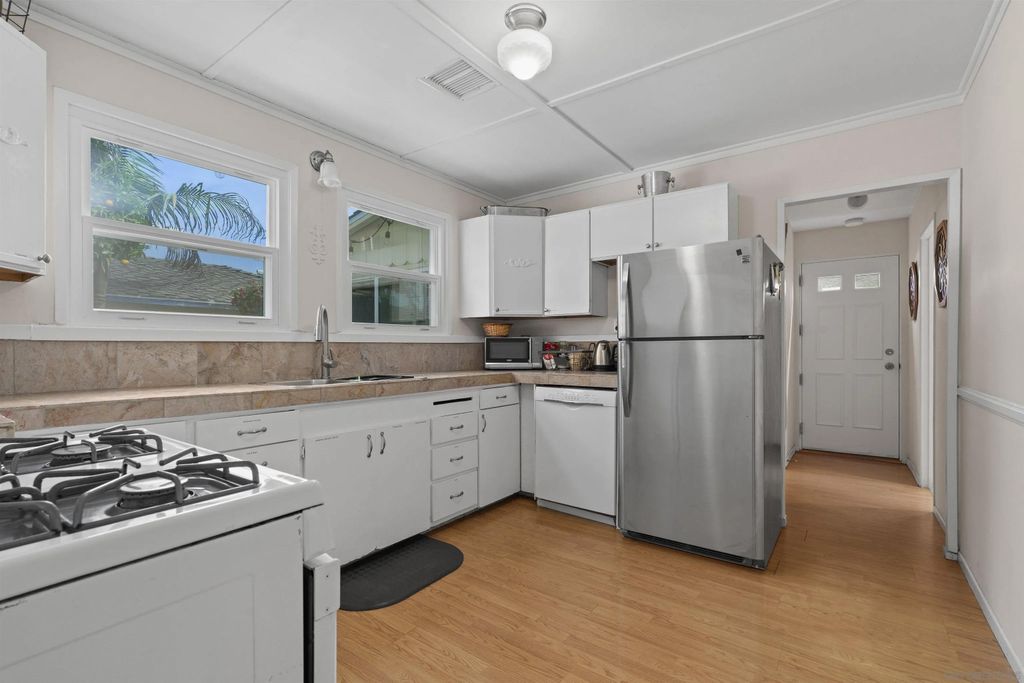 Photo of 2615 Clovis Street, San Diego, CA 92107 (MLS # 250043907)