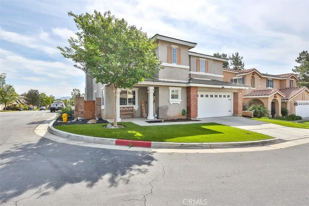 Photo of 35664 Emily Ave, Murrieta, CA 92563 (MLS # SW26074868)