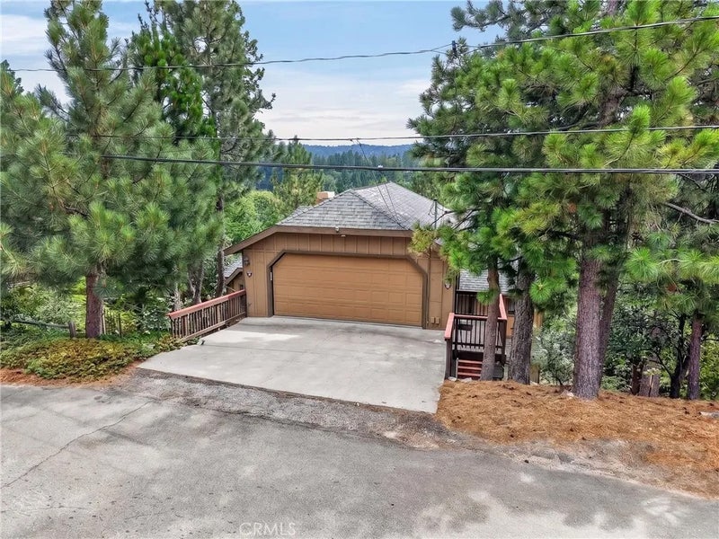 27779 West Shore