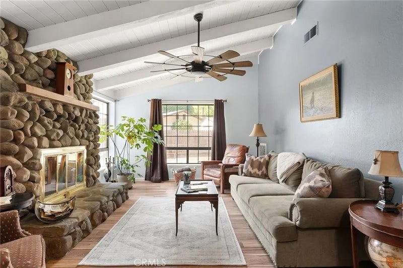 59 Skymountain Circle