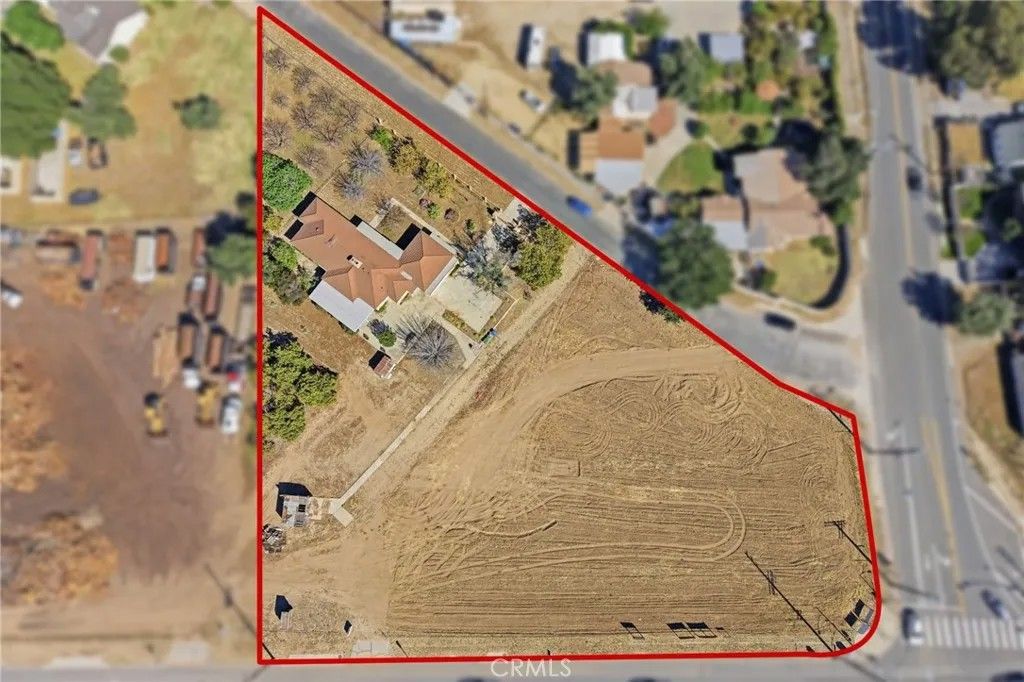 Photo of 10721 Andora Ave, Chatsworth, CA 91311 (MLS # SR26075406)