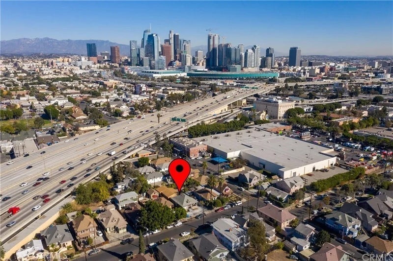 1011 W 20th