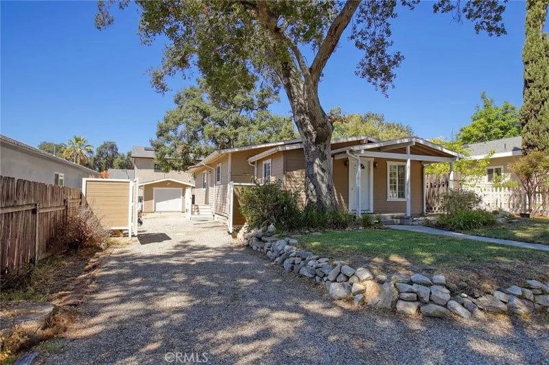 9819 Haines Canyon