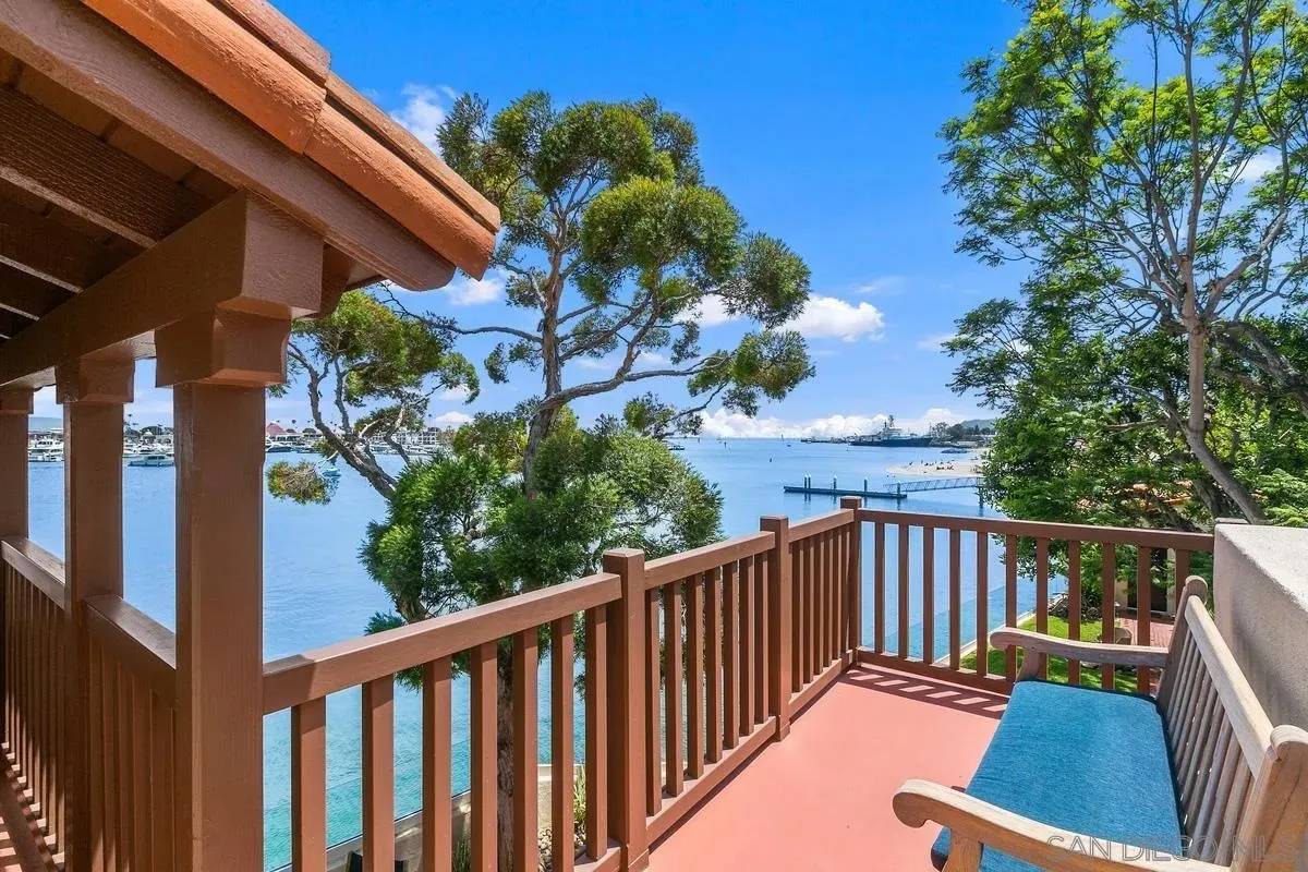 San Diego, California 92106, United States, 3 Bedrooms Bedrooms, ,4 BathroomsBathrooms,Residential,Active,182774