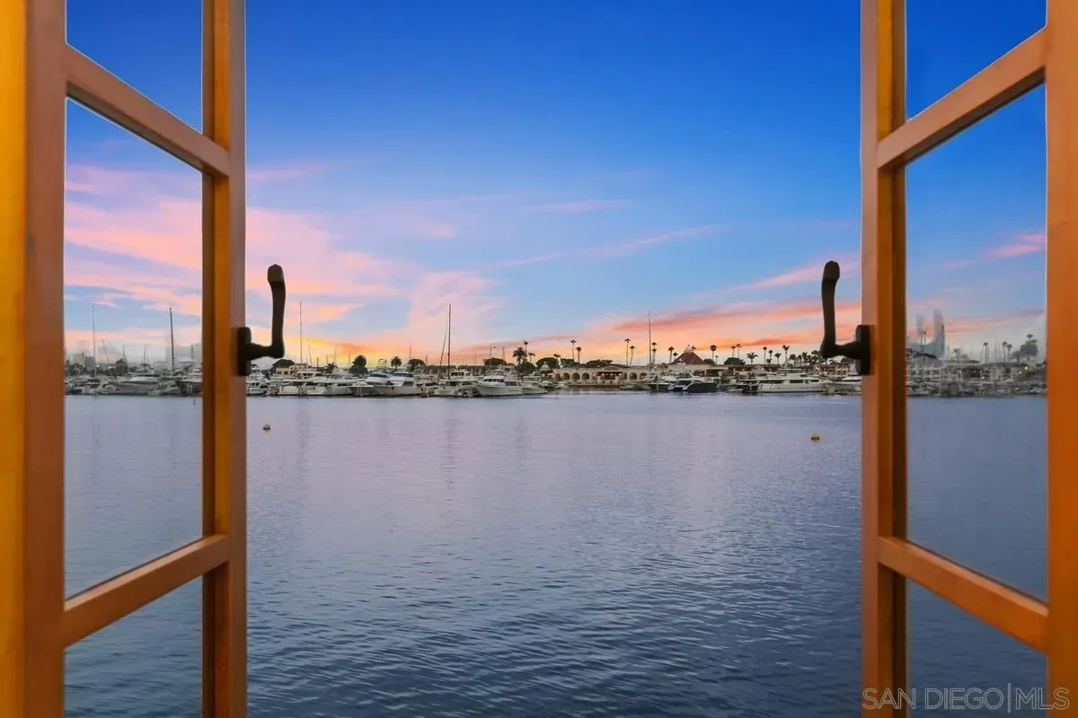 San Diego, California 92106, United States, 3 Bedrooms Bedrooms, ,4 BathroomsBathrooms,Residential,Active,182774