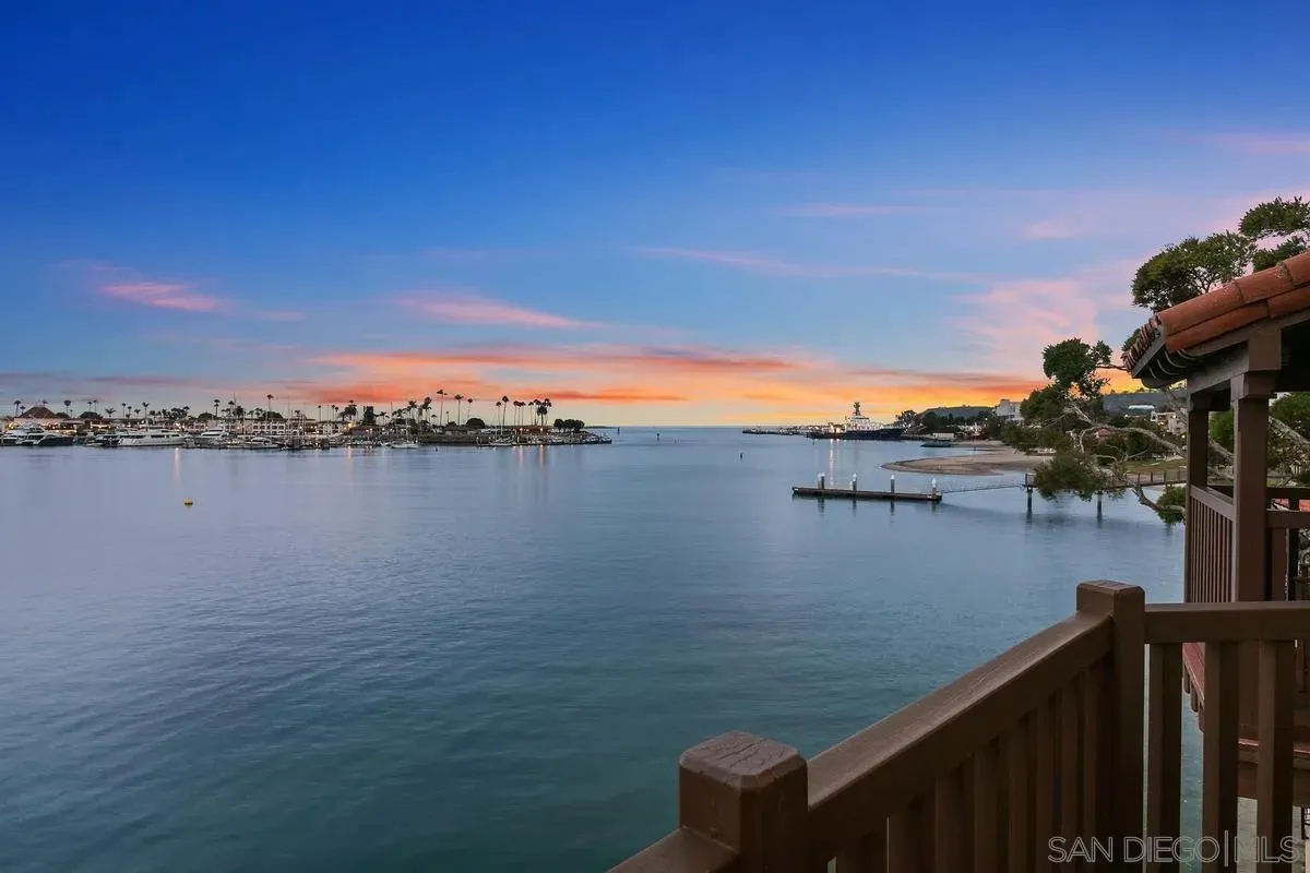 San Diego, California 92106, United States, 3 Bedrooms Bedrooms, ,4 BathroomsBathrooms,Residential,Active,182774