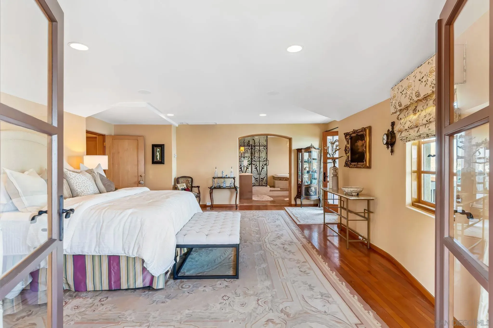 San Diego, California 92106, United States, 3 Bedrooms Bedrooms, ,4 BathroomsBathrooms,Residential,Active,182774