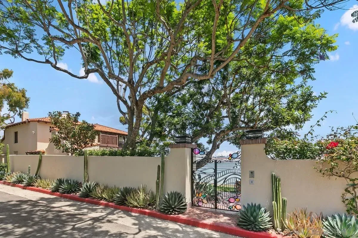 San Diego, California 92106, United States, 3 Bedrooms Bedrooms, ,4 BathroomsBathrooms,Residential,Active,182774