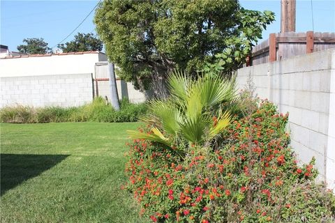 Tiny photo for 9812 S Denker Ave, Los Angeles, CA 90047 (MLS # MB25252327)