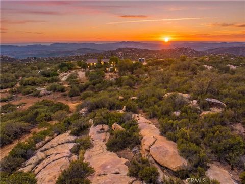 Photo of 23315 Old Wagon Road, Escondido, CA 92027 (MLS # OC26097549)