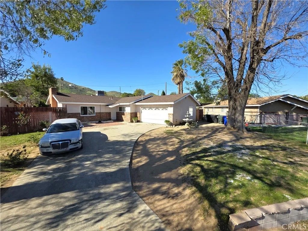 Photo of 6424 Tournament Dr, Jurupa Valley, CA 92509 (MLS # CV26037879)