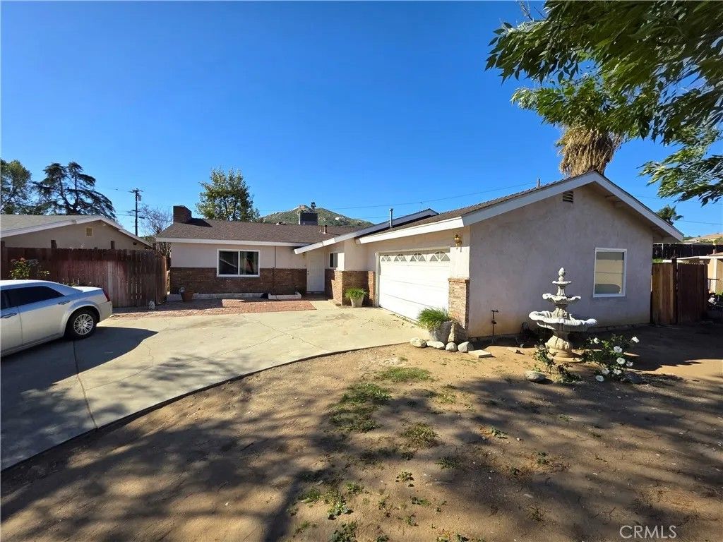 Photo of 6424 Tournament Dr, Jurupa Valley, CA 92509 (MLS # CV26037879)