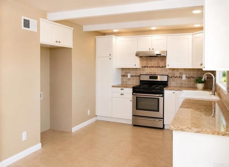 844 Raintree Place