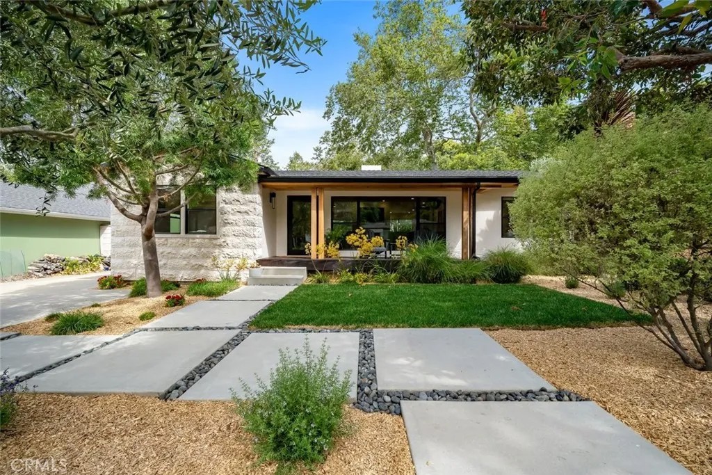 2038 San Luis Dr
