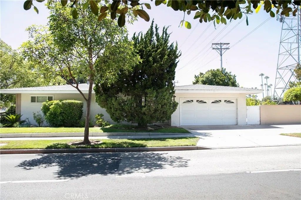 Photo of 1203 W Laster Avenue, Anaheim, CA 92802 (MLS # OC26067188)