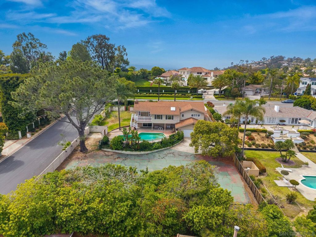 Photo of 6401 La Jolla Scenic Dr S Dr, La Jolla, CA 92037 (MLS # 260010572)