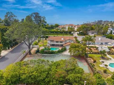 6401 La Jolla Scenic Dr S, La Jolla, CA 92037 - #: 260010572
