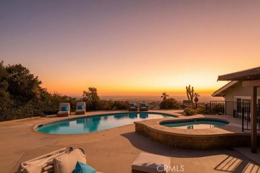 Photo of 5544 Greenleaf AVE, Whittier, CA 90601 (MLS # CV26096135)