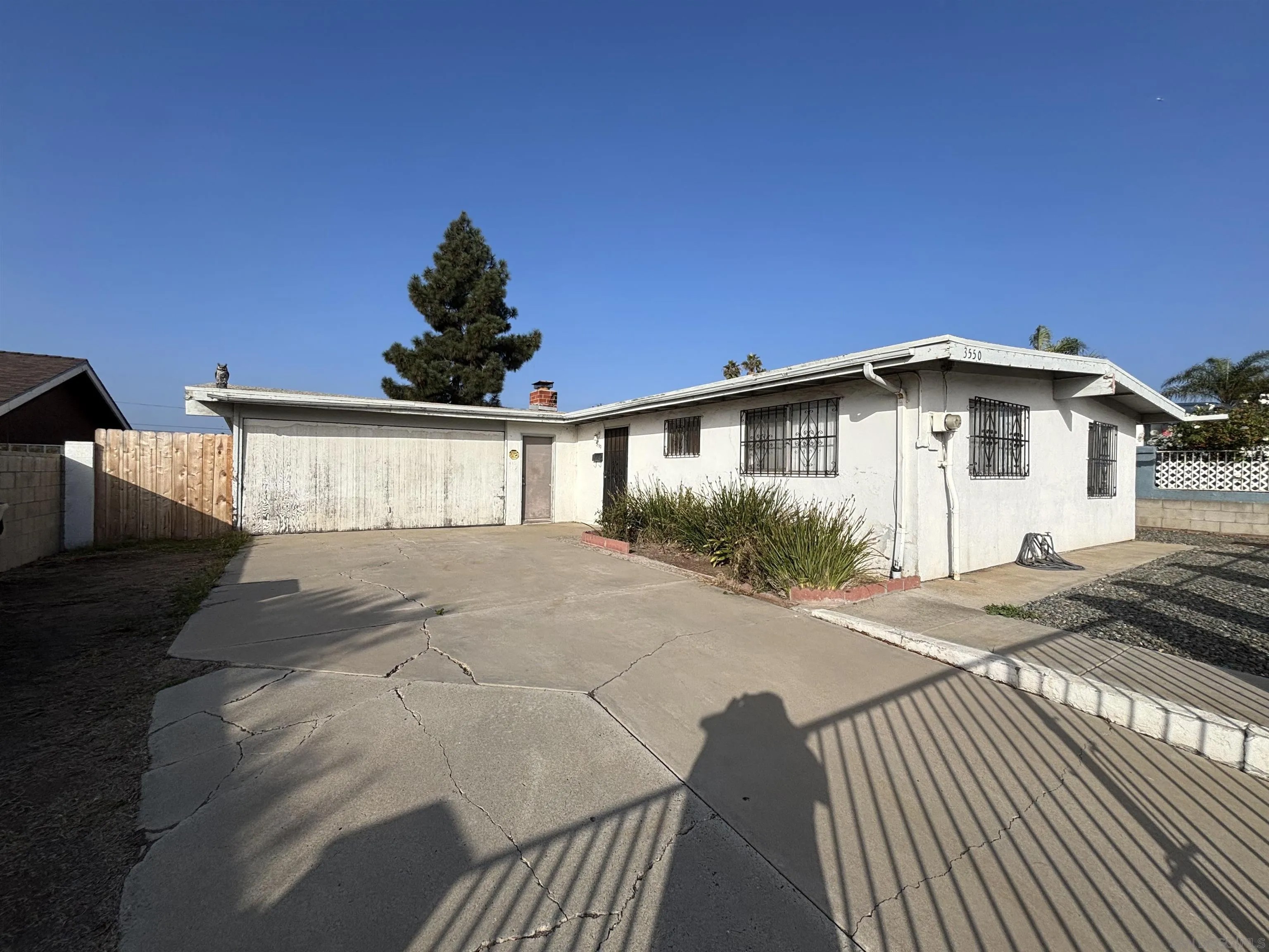 3550 Palm Ave