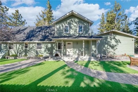 Photo of 195 Knoll Rd, Big Bear Lake, CA 92315 (MLS # SB26030644)