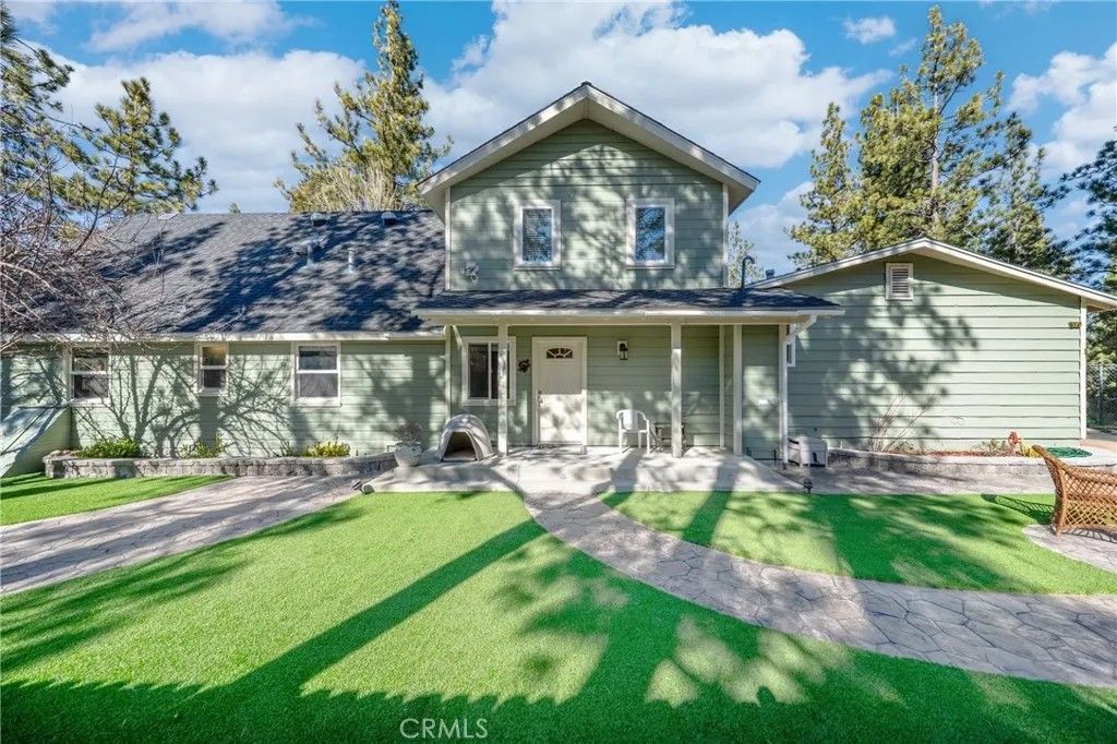 Photo of 195 Knoll Rd, Big Bear Lake, CA 92315 (MLS # SB26030644)