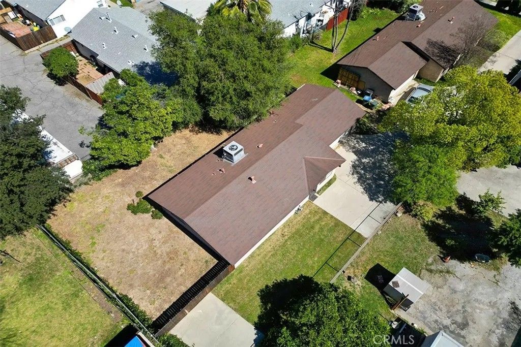 Photo of 1909 N Summit Ave, Pasadena, CA 91103 (MLS # IV26078036)