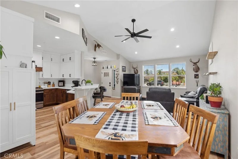 689 Apricot Circle