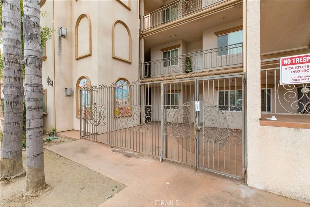 565 E San Jose PH1