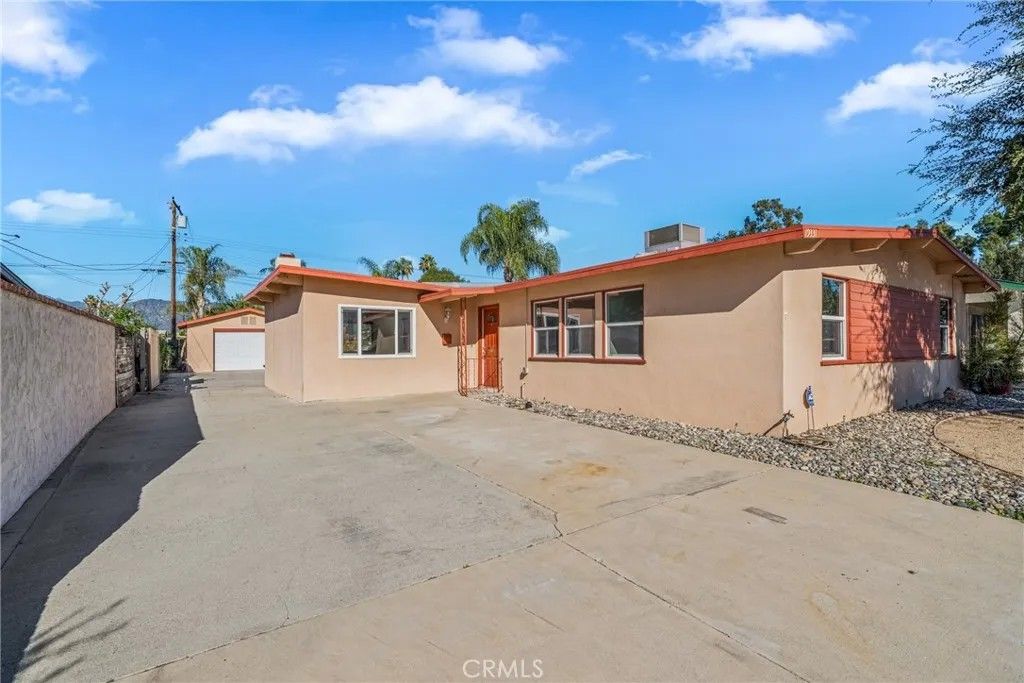 Photo of 19331 E Greenhaven St, Covina, CA 91722 (MLS # CV25271783)