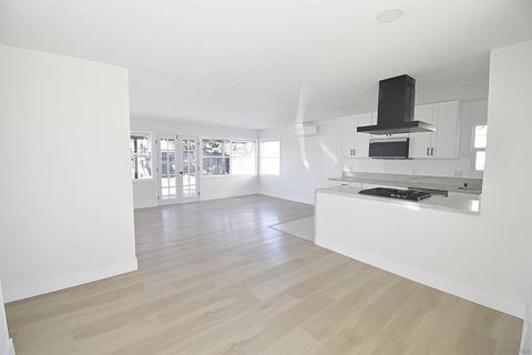 Tiny photo for 4646 Coconino Way, San Diego, CA 92117 (MLS # 250045318)