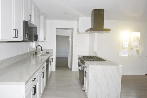 Tiny photo for 4646 Coconino Way, San Diego, CA 92117 (MLS # 250045318)