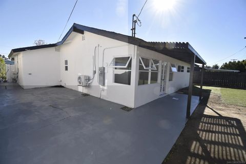 Tiny photo for 4646 Coconino Way, San Diego, CA 92117 (MLS # 250045318)