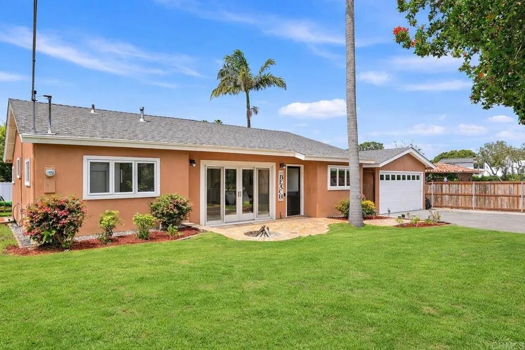 Photo of 637 N Rios Avenue, Solana Beach, CA 92075 (MLS # NDP2603641)
