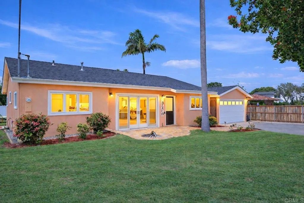 Photo of 637 N Rios Avenue, Solana Beach, CA 92075 (MLS # NDP2603641)