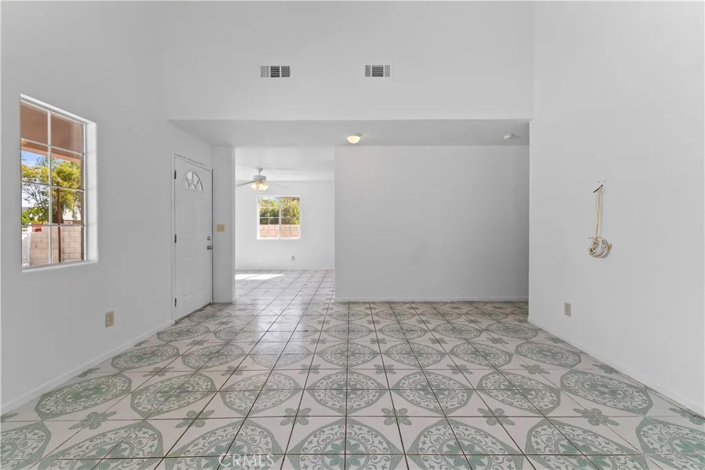 217 E 5th Street