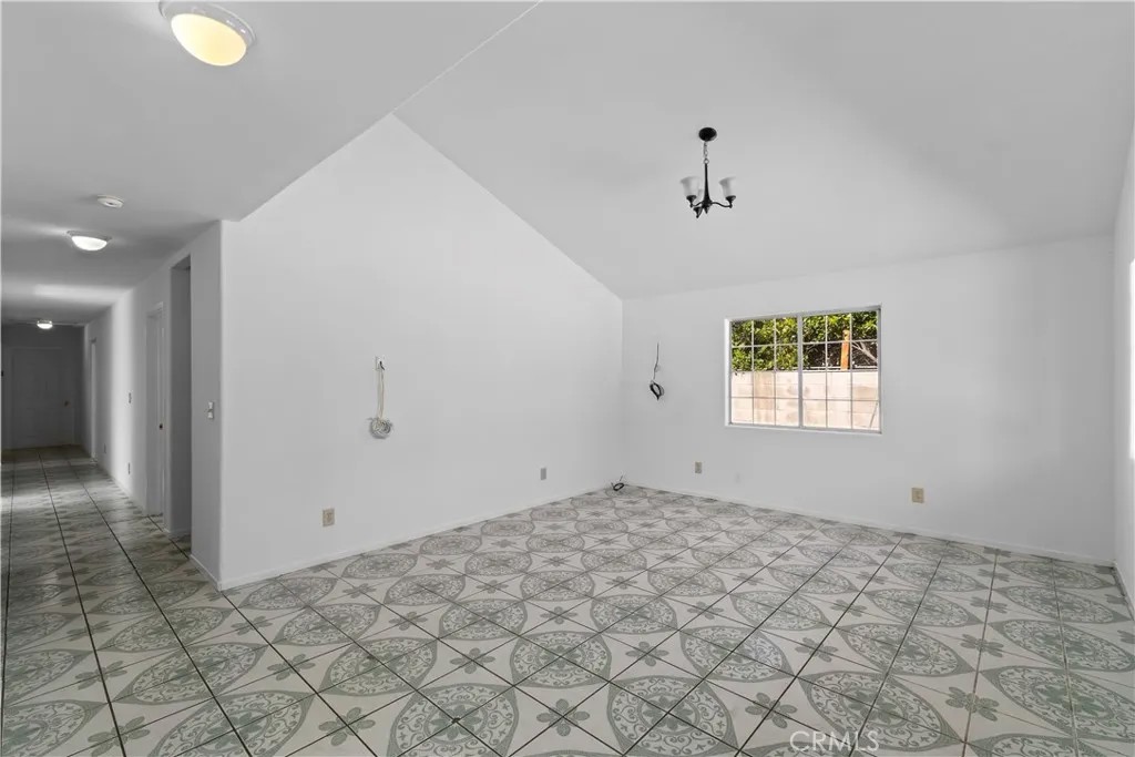 217 E 5th Street
