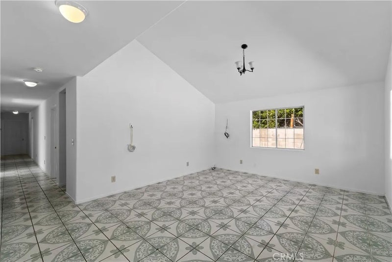 217 E 5th Street
