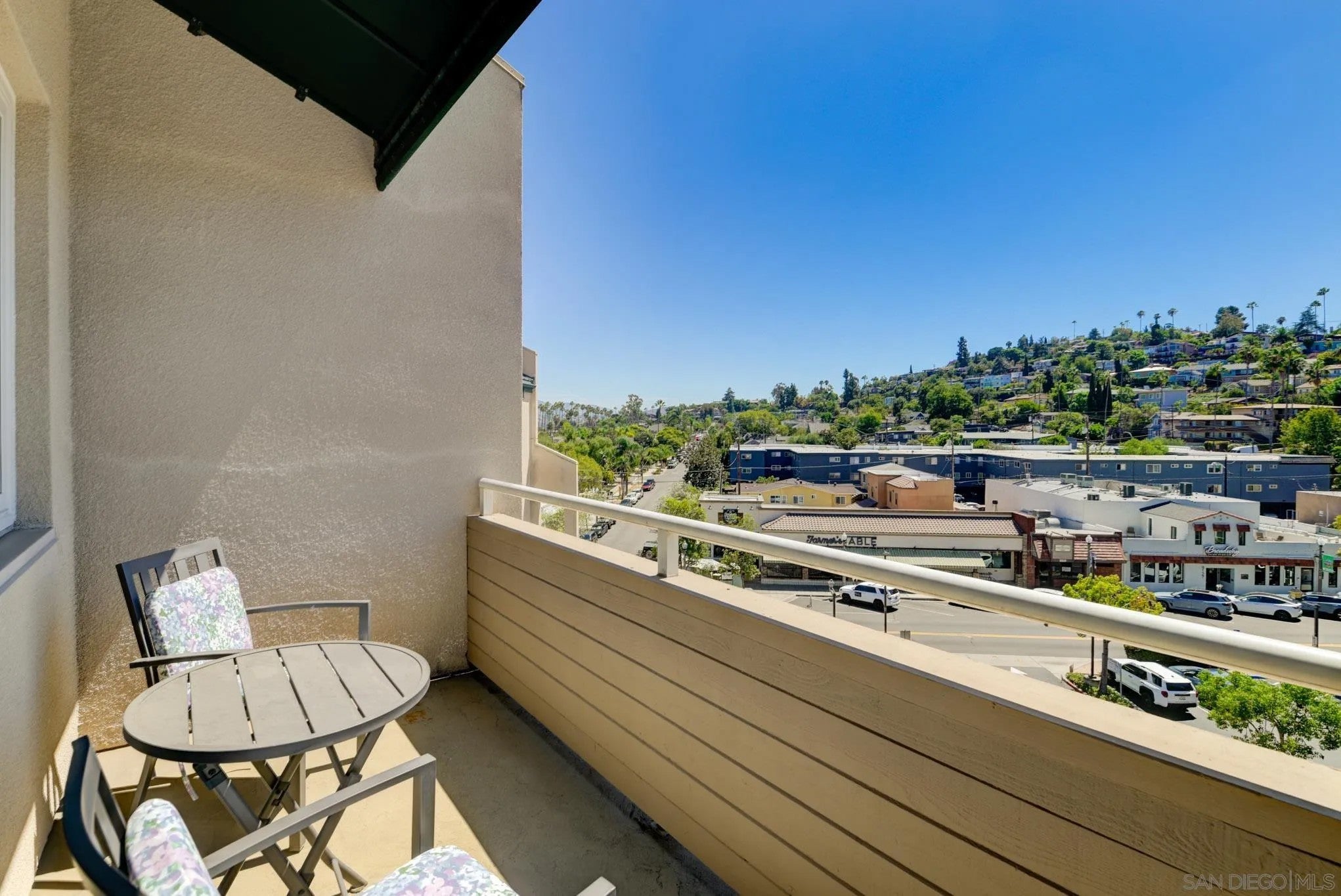 4701 Date Ave 423
