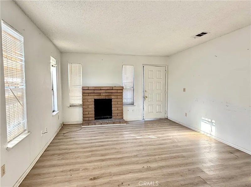 1027 W Dakota 113