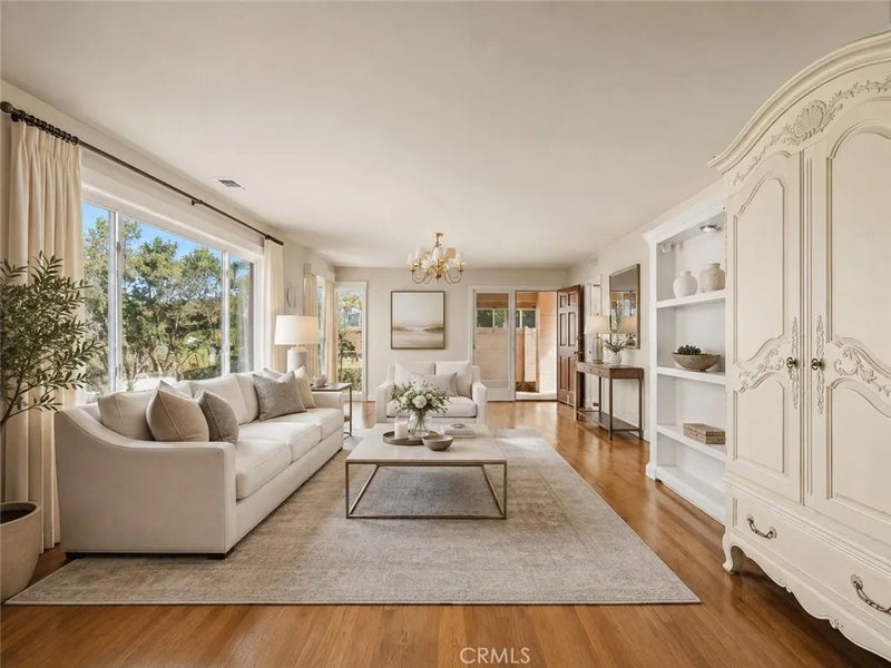 754 W 9th
