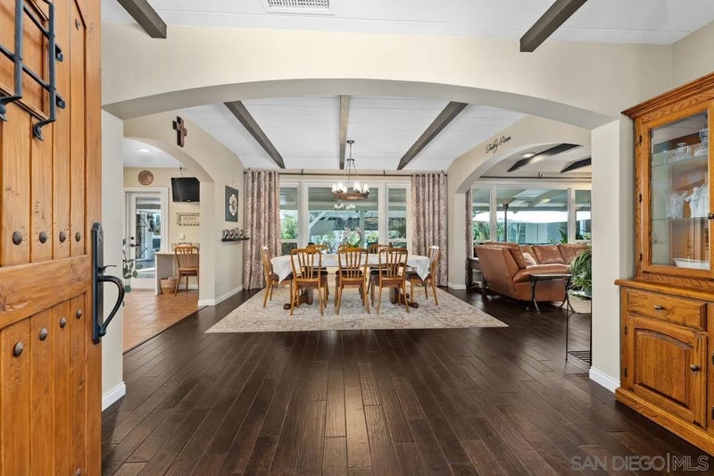 9865 Edgelake Drive