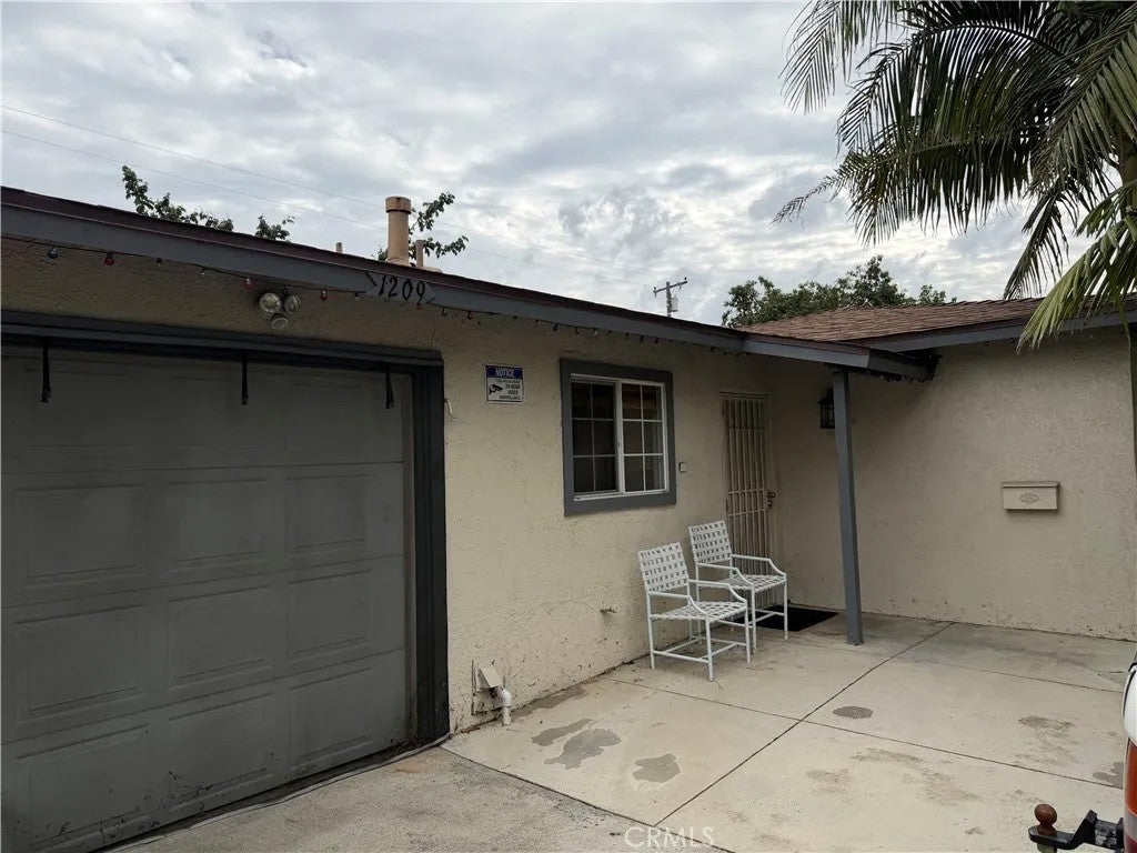 1209 S Townsend