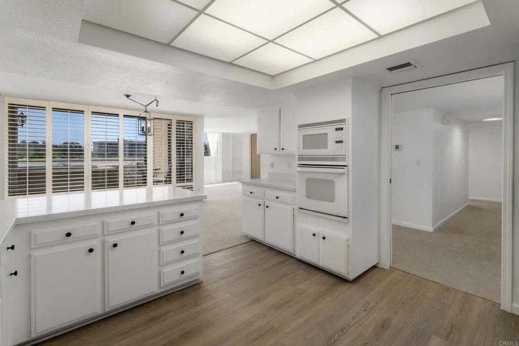 Photo of 2420 Torrey Pines Road #B303, La Jolla, CA 92037 (MLS # NDP2602992)