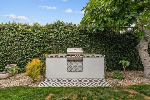 Tiny photo for 1622 Alvira St, Los Angeles, CA 90035 (MLS # SR25240603)