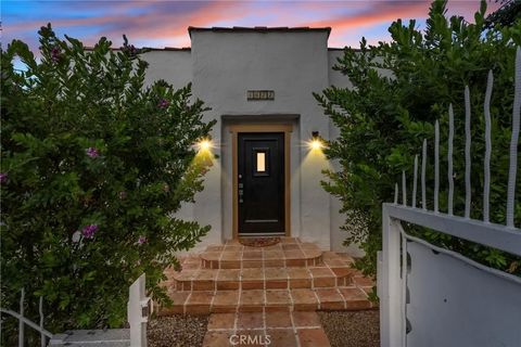 Tiny photo for 1622 Alvira St, Los Angeles, CA 90035 (MLS # SR25240603)