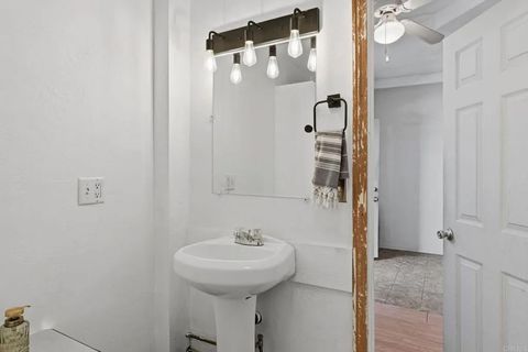 Tiny photo for 558 E El Norte Parkway, Escondido, CA 92026 (MLS # NDP2511079)