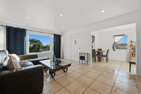 Tiny photo for 558 E El Norte Parkway, Escondido, CA 92026 (MLS # NDP2511079)