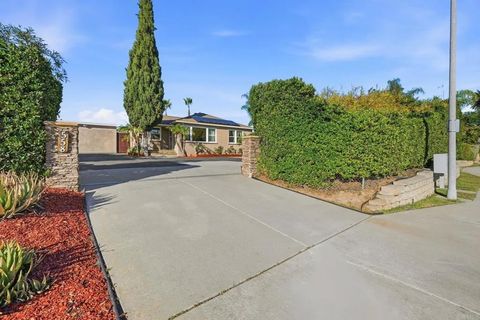 Tiny photo for 558 E El Norte Parkway, Escondido, CA 92026 (MLS # NDP2511079)