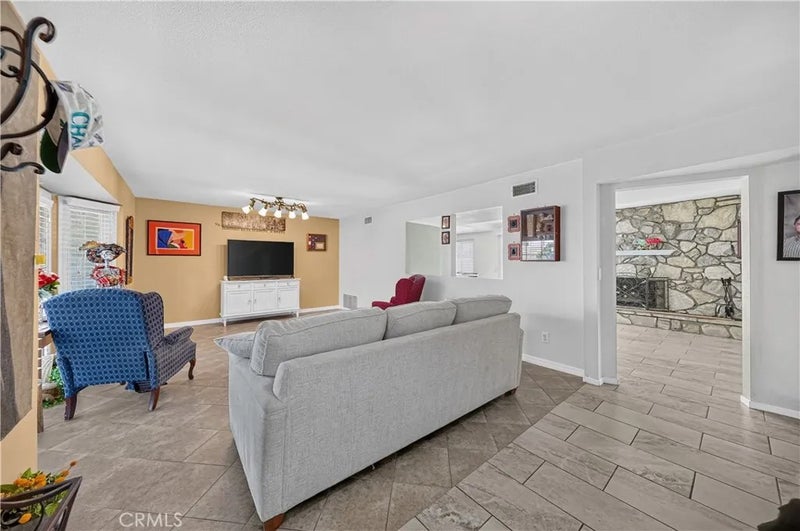5444 Peacock Lane