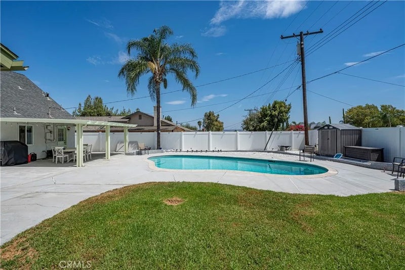 5444 Peacock Lane